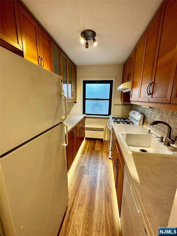 Fort Lee, NJ 07024,421 Park PL #2B