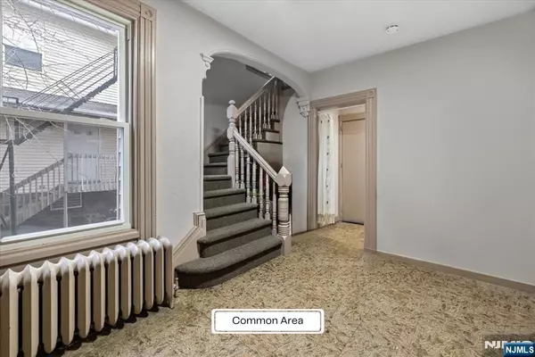 Englewood, NJ 07631,87 James ST