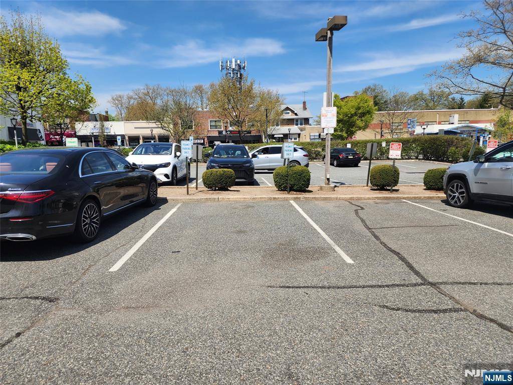 Leonia, NJ 07605,353 Broad AVE #2nd Floor