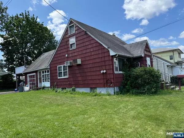 Elmwood Park, NJ 07407,84 Miller AVE