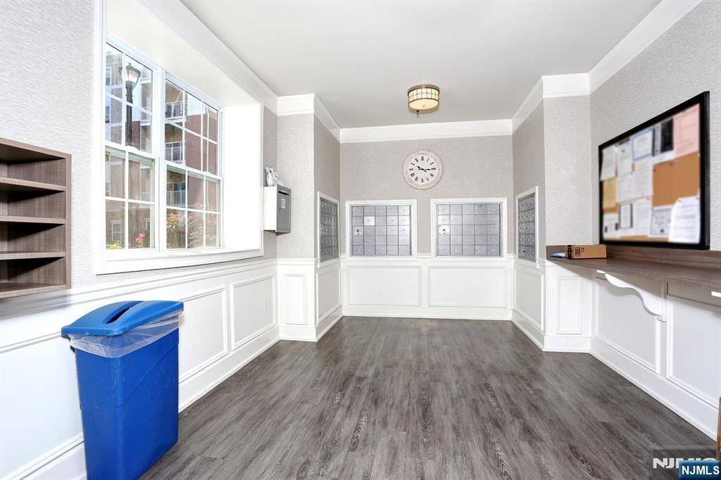 Wanaque, NJ 07465,6114 Warrens WAY
