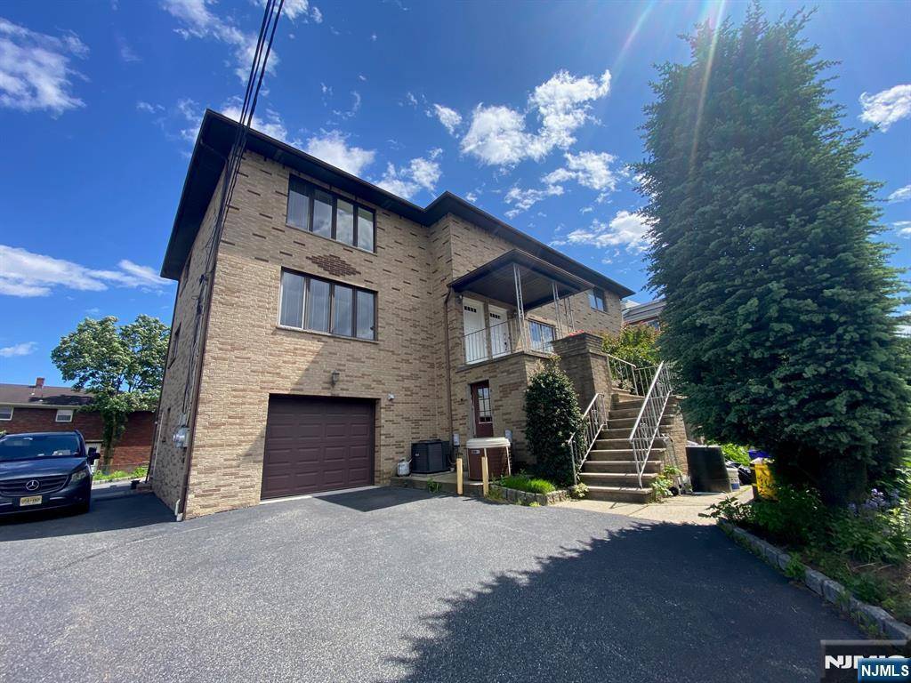 2442 1st ST #1st fl, Fort Lee, NJ 07024