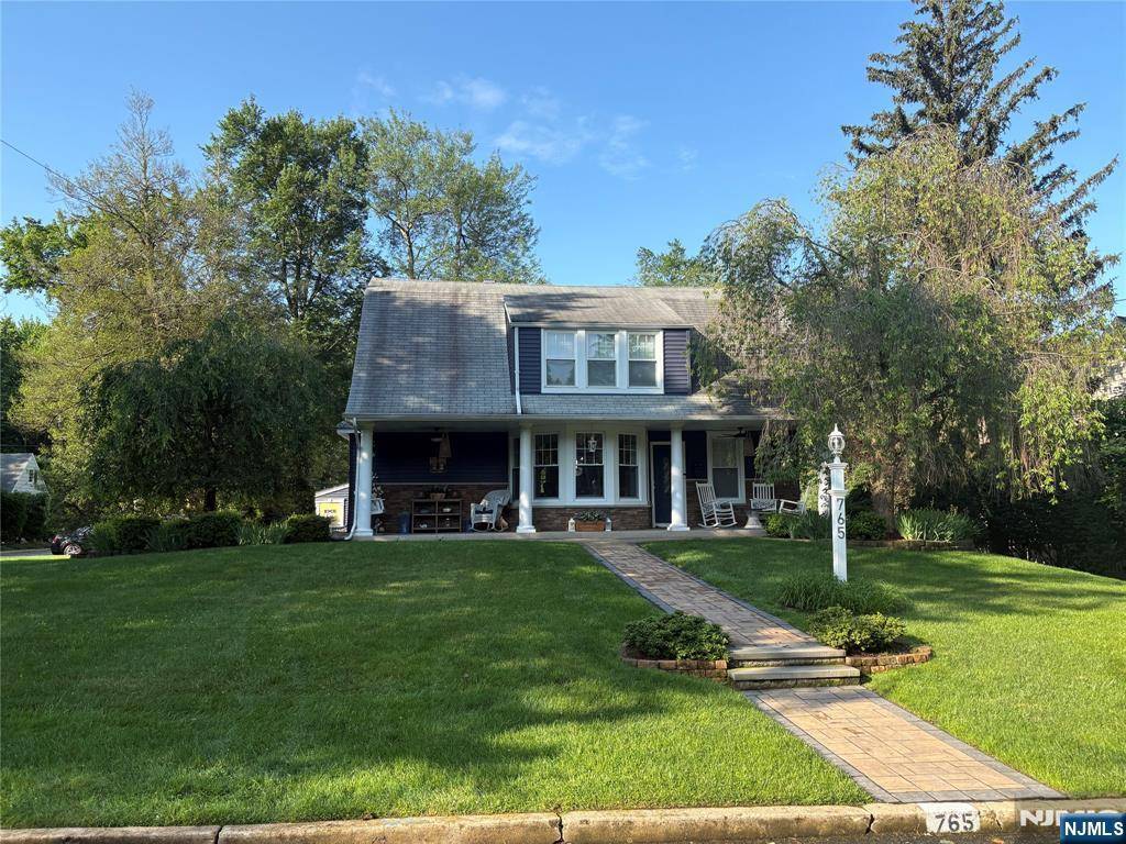 Oradell, NJ 07649,765 Midland RD