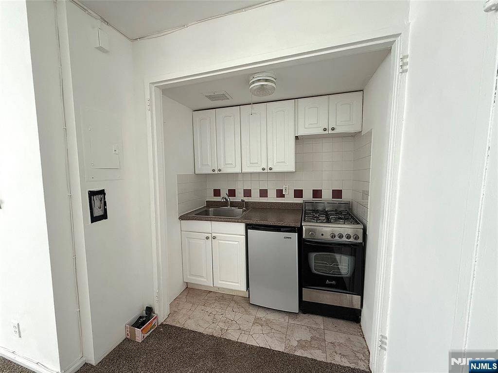 Fort Lee, NJ 07024,3060 Edwin #5H