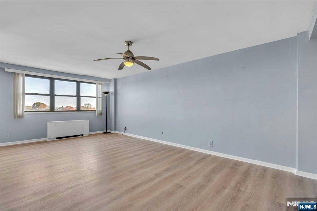Bayonne, NJ 07002,1225 Kennedy BLVD #7J