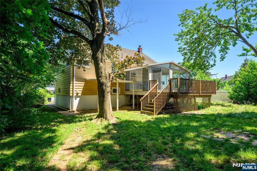 Clifton, NJ 07012,69 Lorraine DR