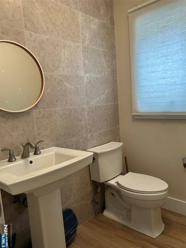 Palisades Park, NJ 07650,329B 5th ST #2
