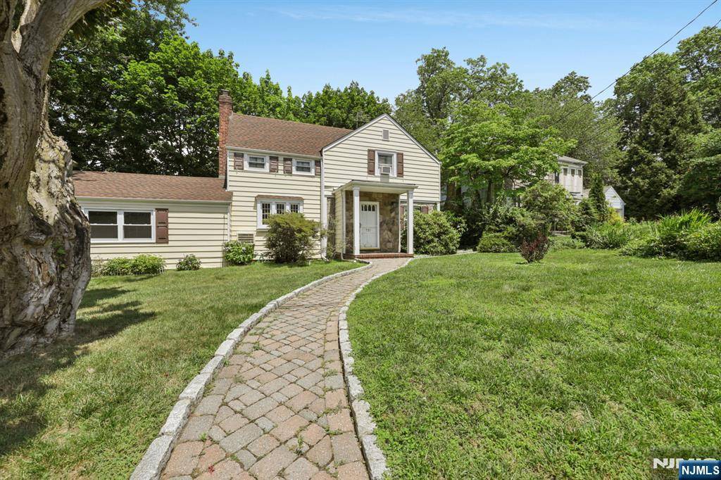 731 Wendel PL, Teaneck, NJ 07666