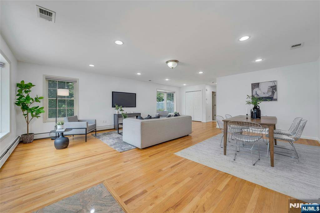 Fort Lee, NJ 07024,425 West ST #Unit D