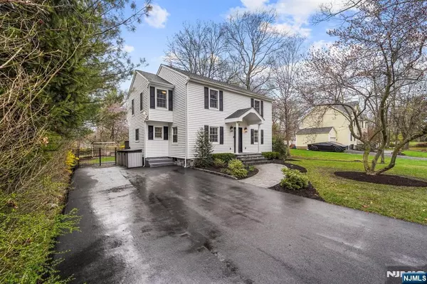 765 Sunset TER, Franklin Lakes, NJ 07417