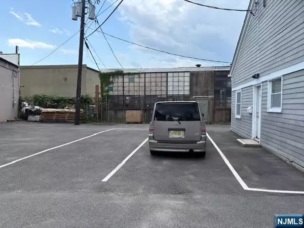 Hackensack, NJ 07601,40 Burlews #BLDG 4