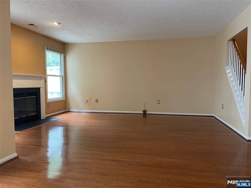 East Brunswick, NJ 08816,214 Manahan RD #214
