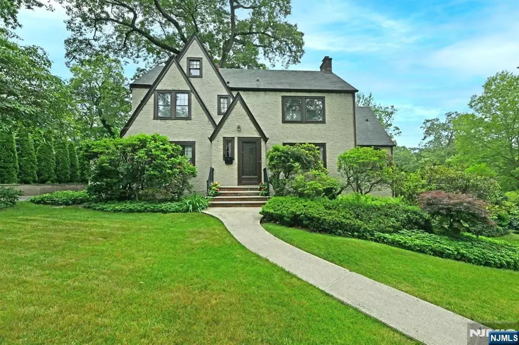 Ridgewood, NJ 07450,175 Unadilla RD
