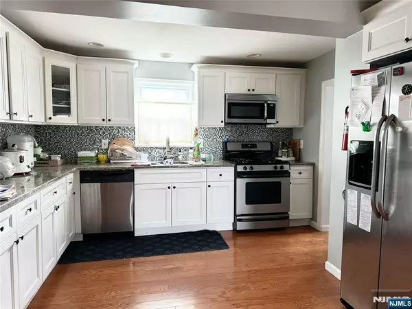 Leonia, NJ 07605,126 Irving ST #A