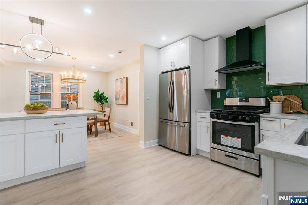 Hackensack, NJ 07601,34 Emerald ST