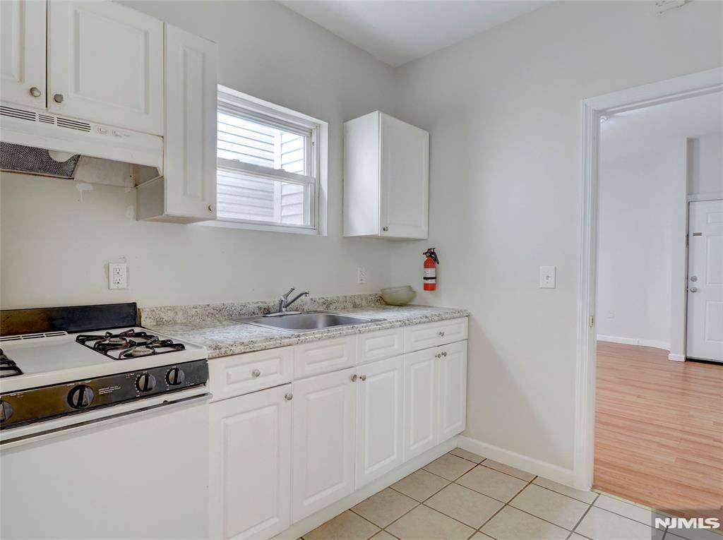 Paterson, NJ 07501,81 Auburn ST #5