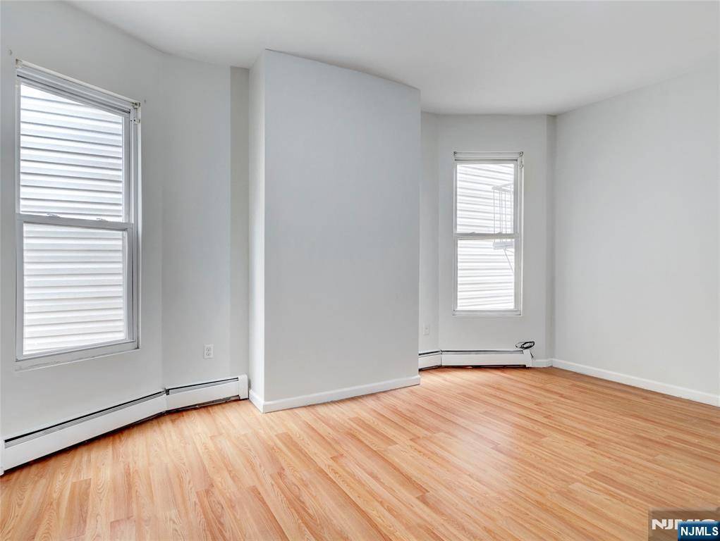 Paterson, NJ 07501,81 Auburn ST #5