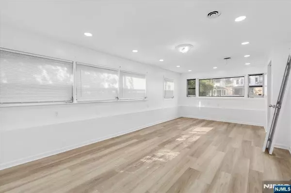 Passaic, NJ 07055,243 Lafayette AVE