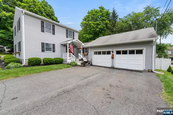 West Milford, NJ 07480,12 Ridge RD