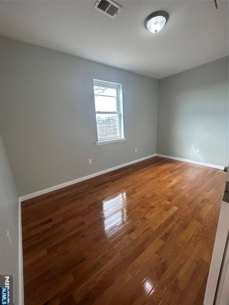 East Orange, NJ 07017,61 Grove