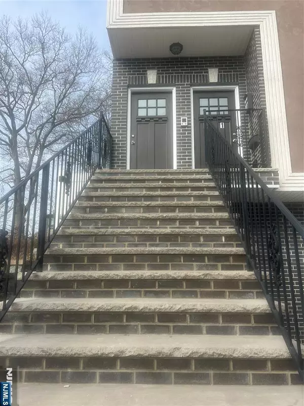 East Orange, NJ 07017,61 Grove