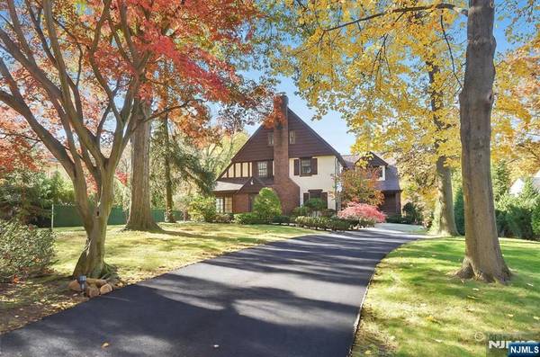152 Highwood AVE, Tenafly, NJ 07670