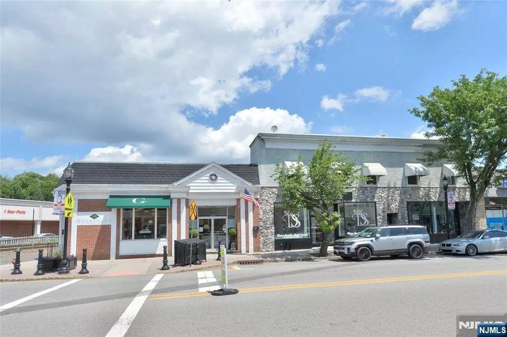 Glen Rock, NJ 07452,181 - 189 Rock RD