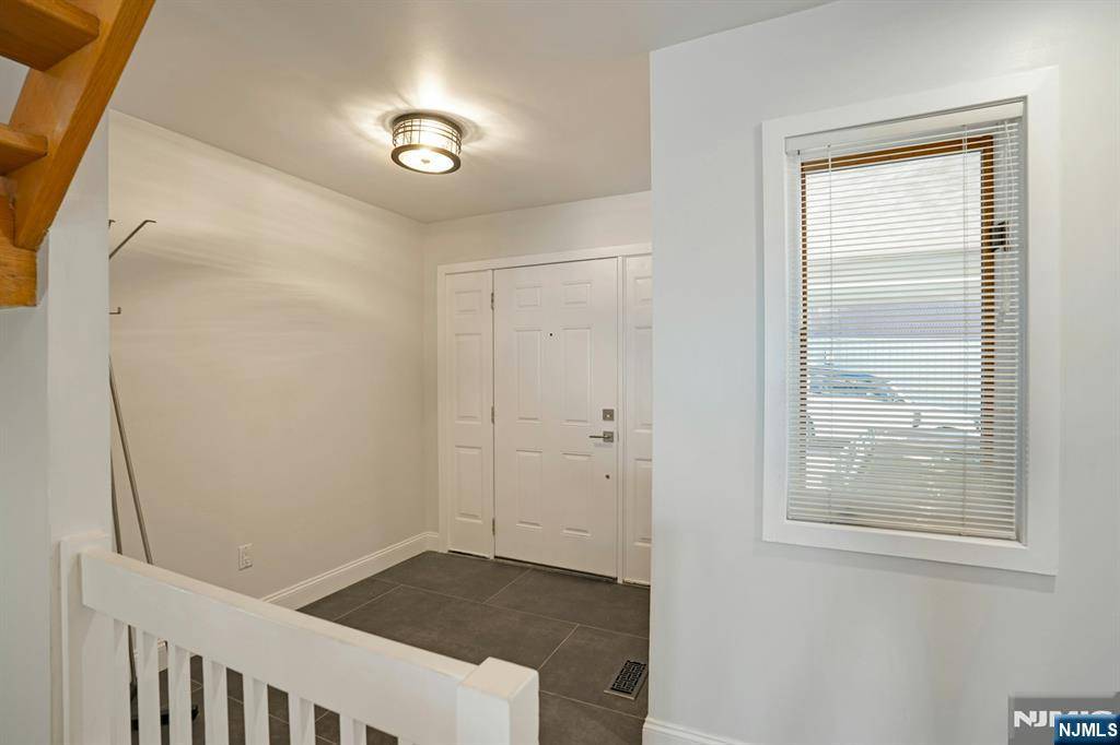 Cliffside Park, NJ 07010,1 Columbus PL