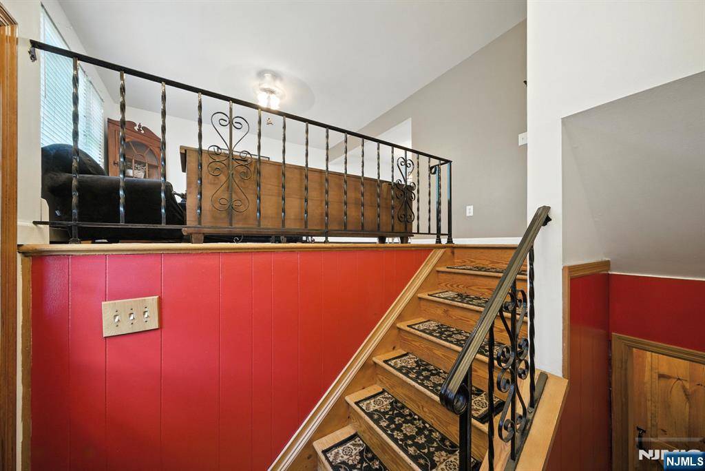 West Milford, NJ 07480,54 Pine LN
