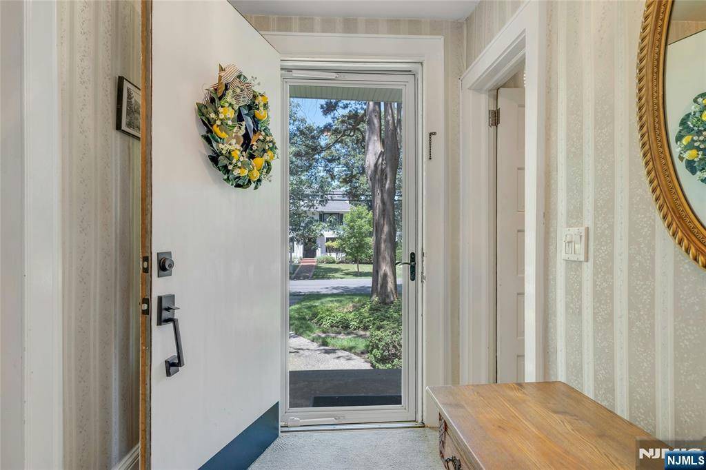Oradell, NJ 07649,486 Summit AVE