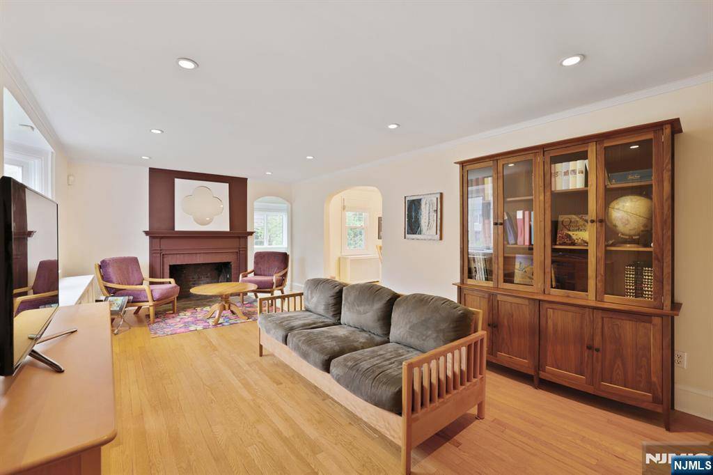 Cedar Grove, NJ 07009,37 Franklin ST