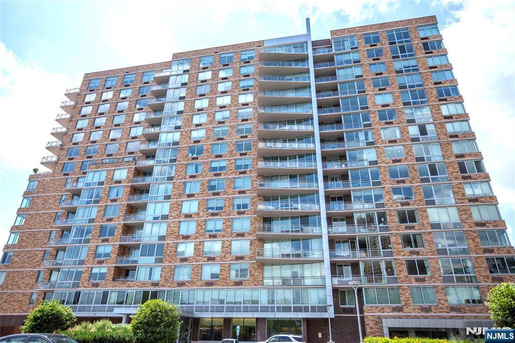 917 Hudson PARK, Edgewater, NJ 07020