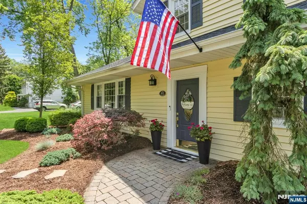 River Vale, NJ 07675,611 Maze RD
