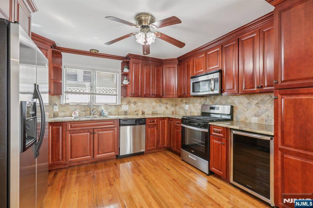 Dumont, NJ 07628,237 W Madison AVE