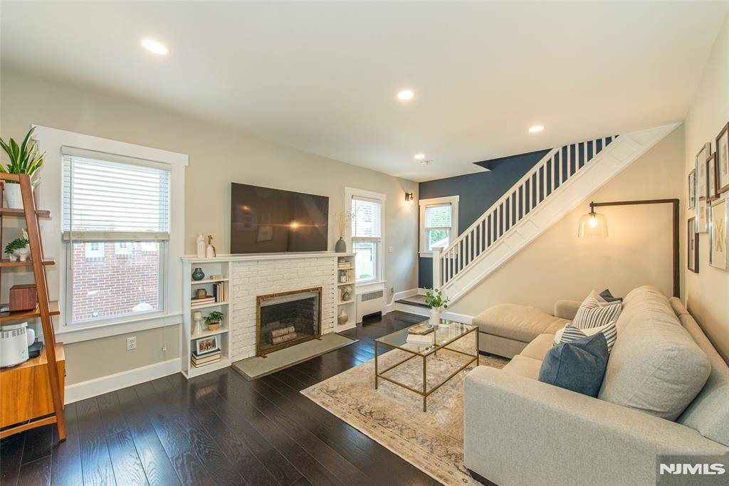 Glen Ridge, NJ 07042,53 Harvard ST