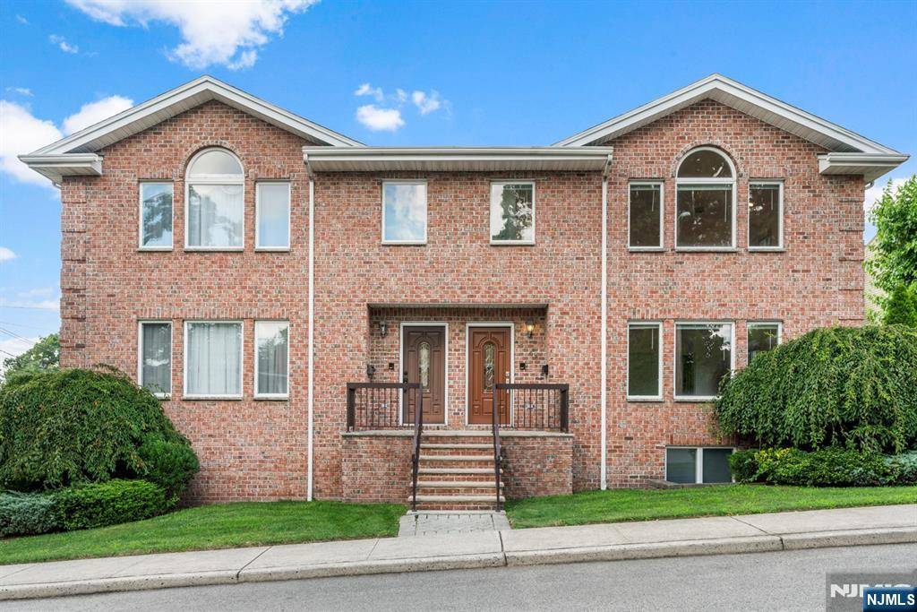 2445 Leighton ST, Fort Lee, NJ 07024