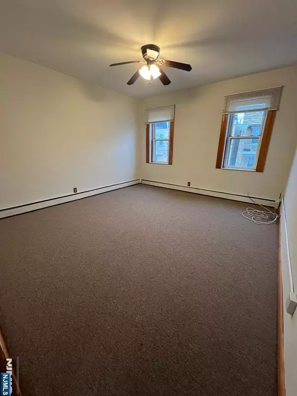 Garfield, NJ 07026,16 Farnham AVE #2