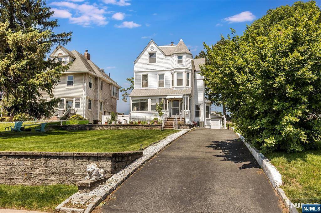 22 Forest ST, Montclair, NJ 07042