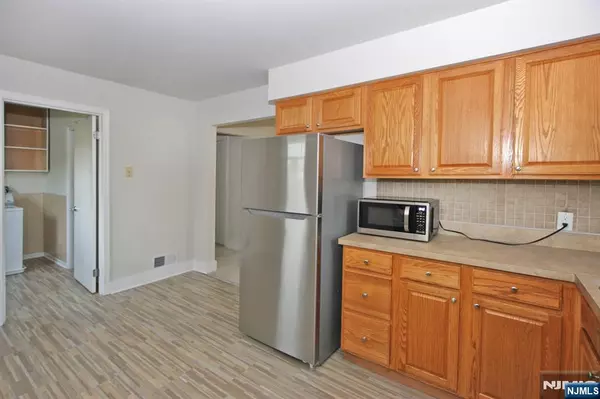 Clifton, NJ 07011,66 Strangeway TER #2