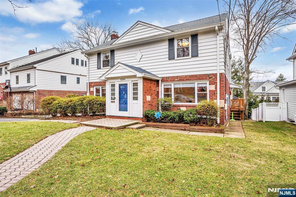 1284 Wellington AVE, Teaneck, NJ 07666