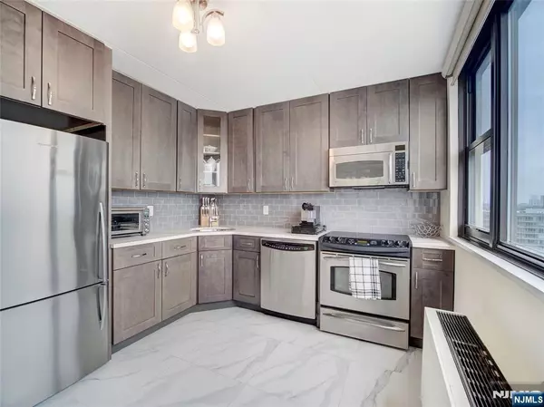 Cliffside Park, NJ 07010,250 Gorge RD #26A