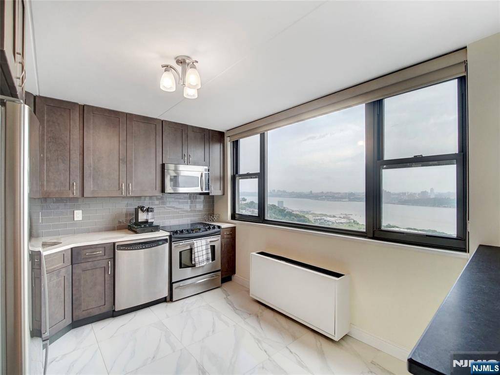 Cliffside Park, NJ 07010,250 Gorge RD #26A