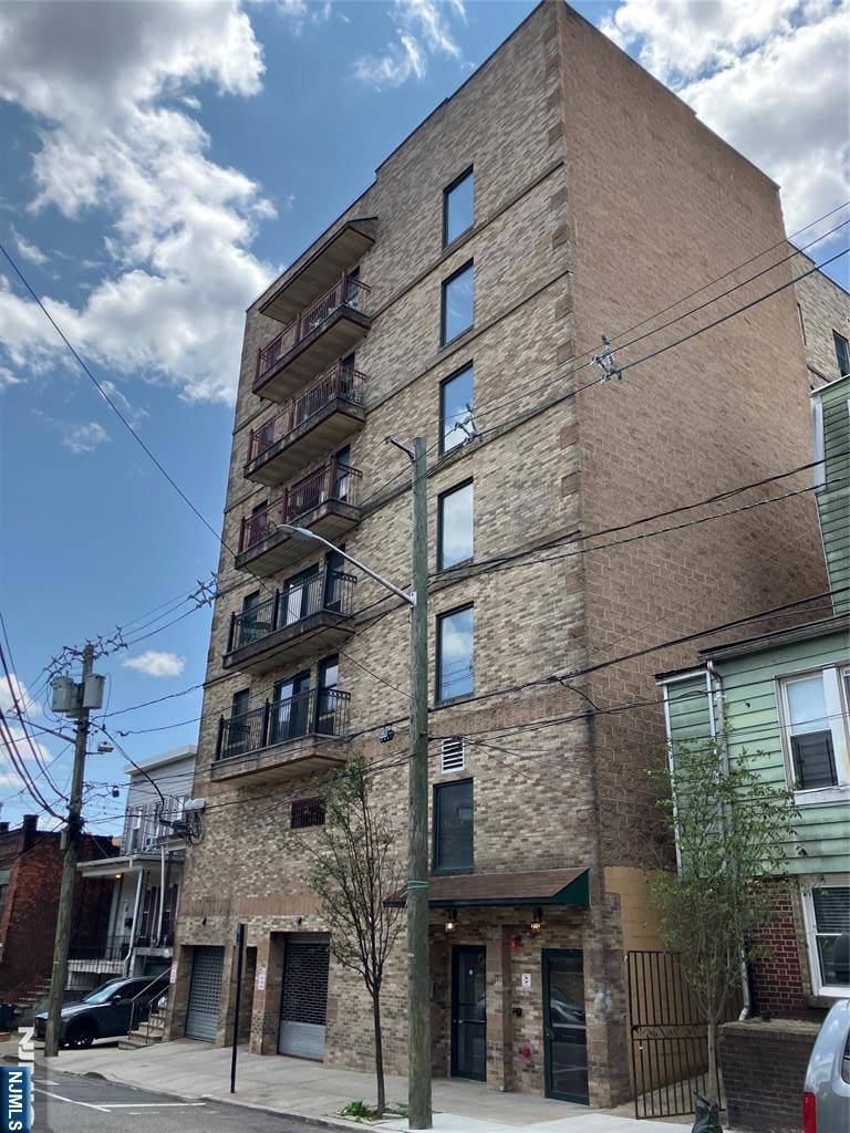315 7th ST #702, Union City, NJ 07087