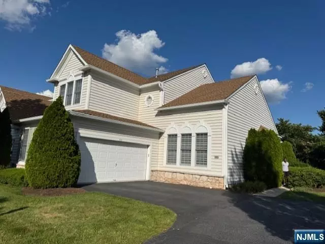 43 Mulberry CT #43, Paramus, NJ 07652