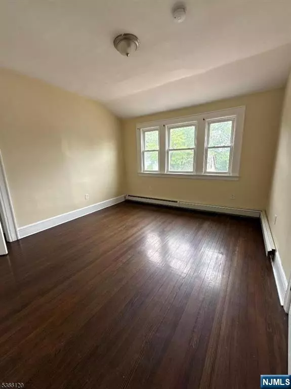 Newark, NJ 07106,115 End AVE #3
