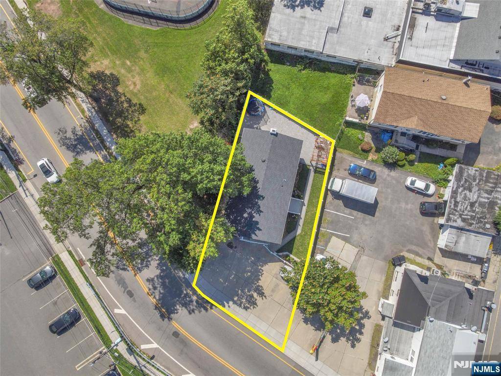 Garfield, NJ 07026,493 Midland AVE