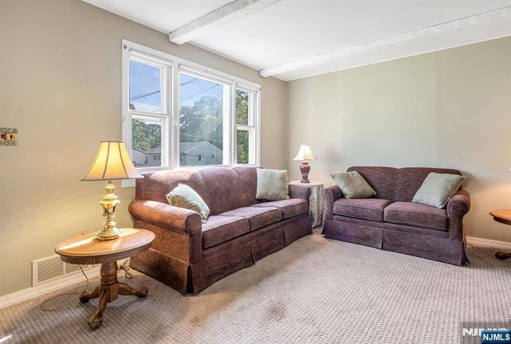 Woodland Park, NJ 07424,53 Williams DR