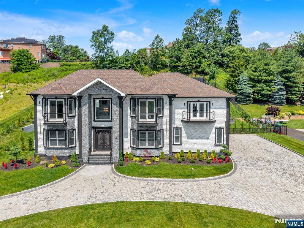 125 Hamilton TRL, Totowa, NJ 07512