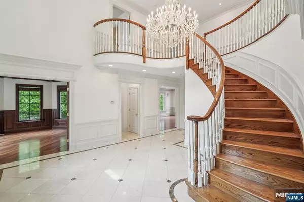 Englewood Cliffs, NJ 07632,55 McDermott WAY