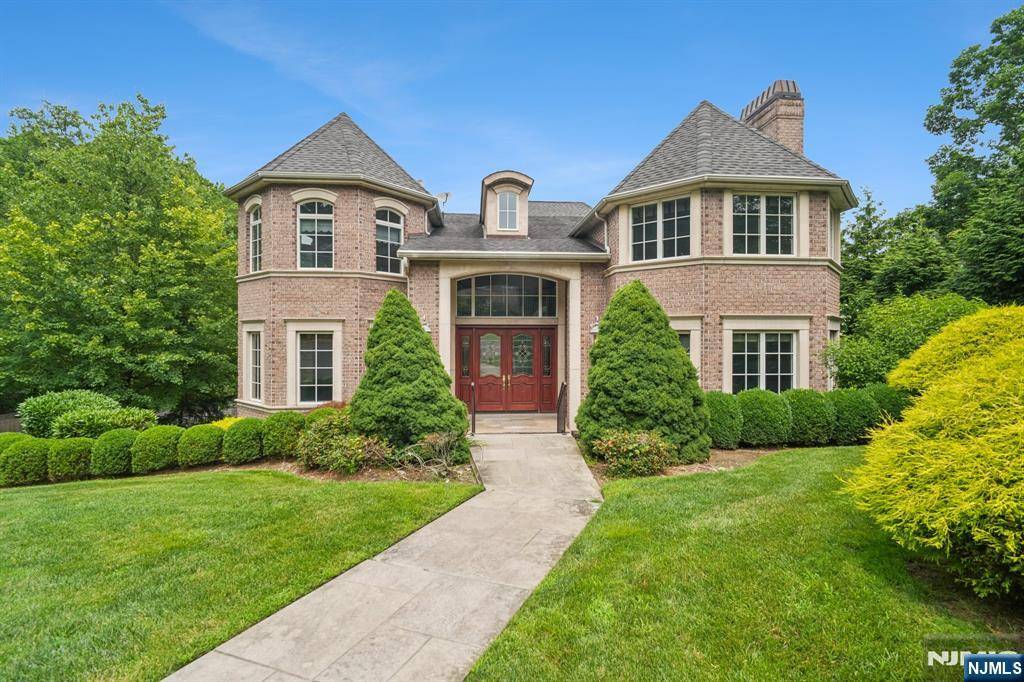 55 McDermott WAY, Englewood Cliffs, NJ 07632